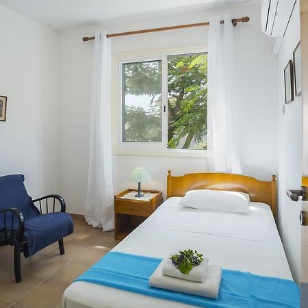 Protaras Beachfront Sirina Lina Suite Paralímni Kültér fotó