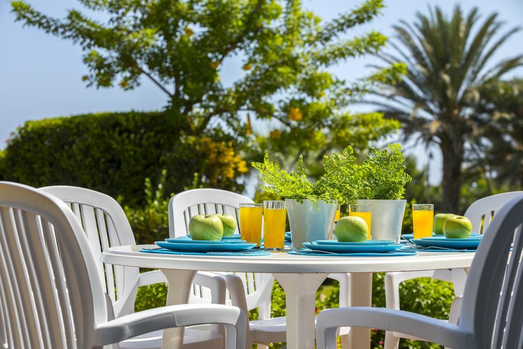 Protaras Beachfront Sirina Lina Suite Paralímni Kültér fotó