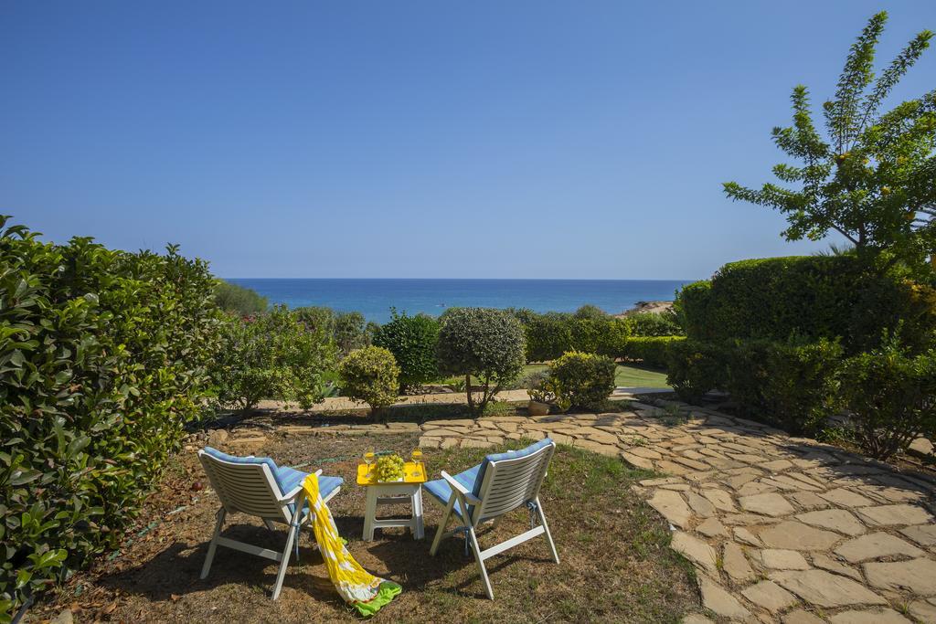 Protaras Beachfront Sirina Lina Suite Paralímni Kültér fotó