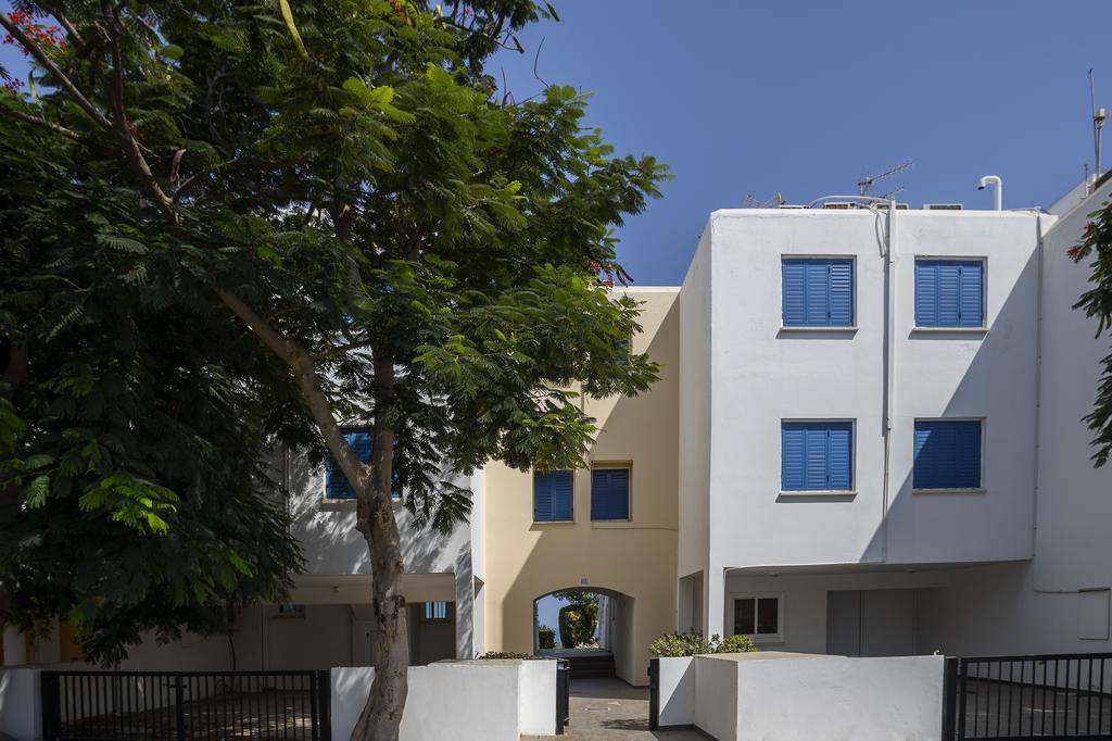 Protaras Beachfront Sirina Lina Suite Paralímni Kültér fotó