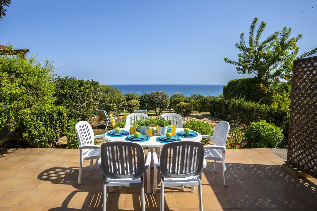 Protaras Beachfront Sirina Lina Suite Paralímni Kültér fotó